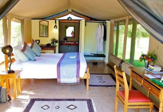 Tsavo West – Voyager Ziwani